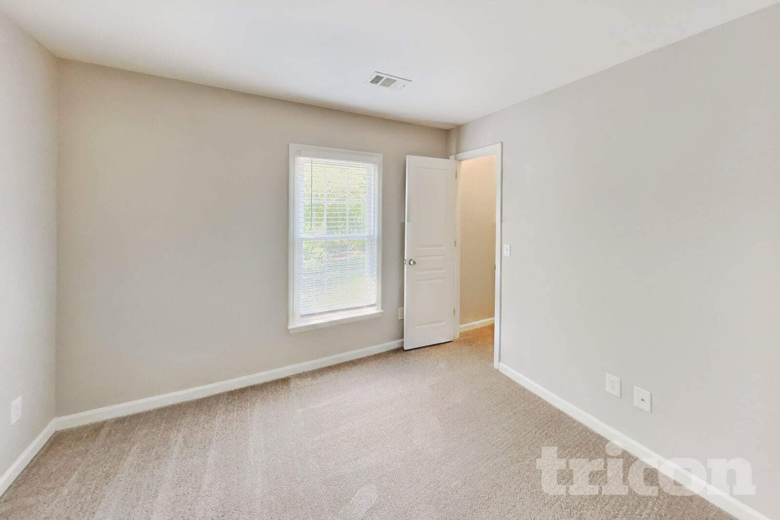 Building Photo - 1267 Buckingham Cir