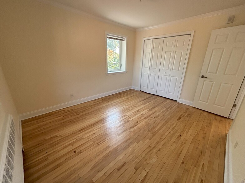 Building Photo - 153 Saint Paul St