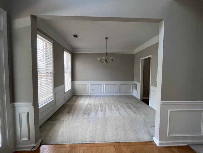 Building Photo - 1712 Hillside Bend Crossing