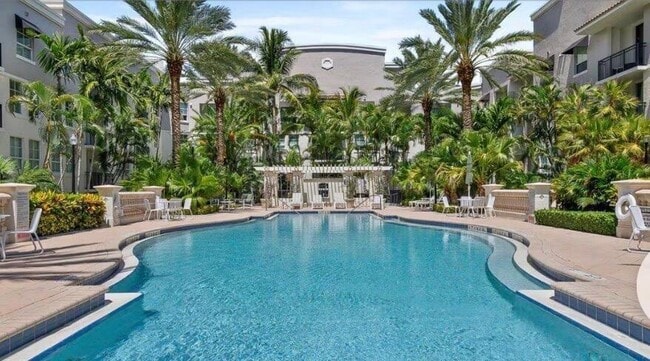 Building Photo - 600 S Dixie Hwy