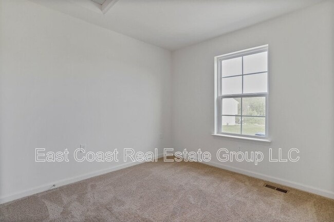 Building Photo - 11 Mengel Rd