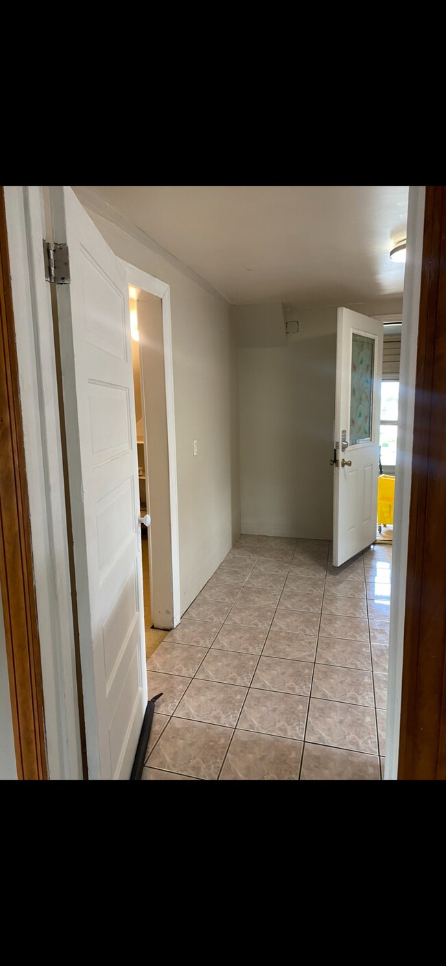 Entrance to Kitchen - 705 N 16th Ave
