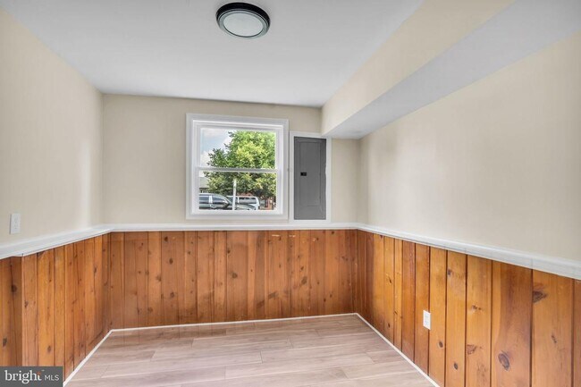 Building Photo - 7536 Abbington Dr