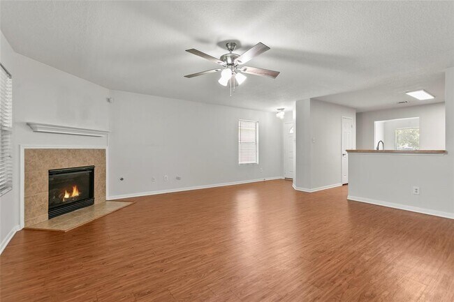 Building Photo - 16928 Scenic Knoll