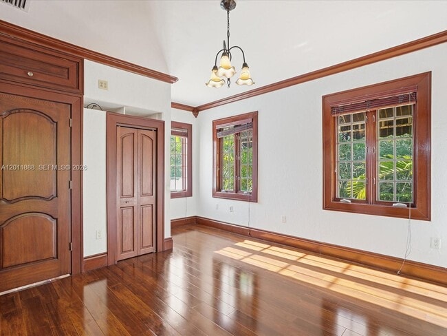 Building Photo - 1137 Asturia Ave