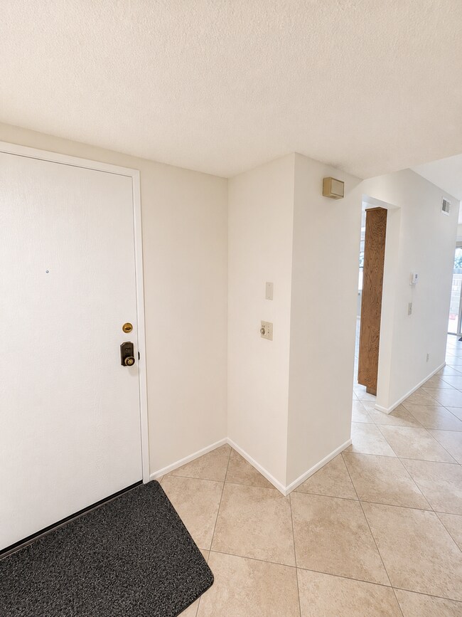 Building Photo - 3727 Mesa Oak Ln