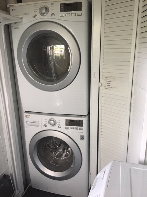 Washer / dryer for 404 - 404 N Venice Blvd