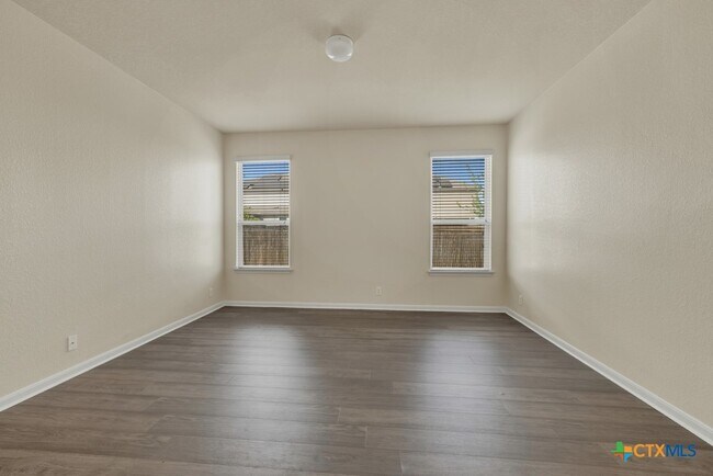 Building Photo - 1355 Fall Cover St