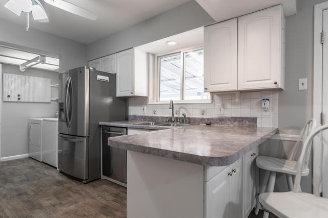 Building Photo - 12118 Brisbane Ave