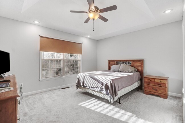 Building Photo - Spacious BRICK HOME in Goldsboro - 3 BR, 2...