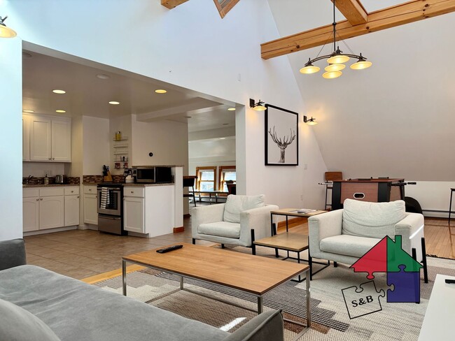 Primary Photo - 112 Main St