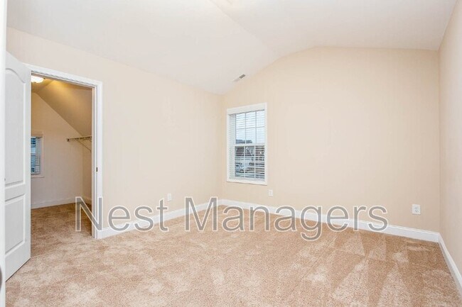 Building Photo - 674 Stonebriar Ave