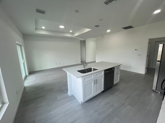 Building Photo - 504 Alexia Ave S