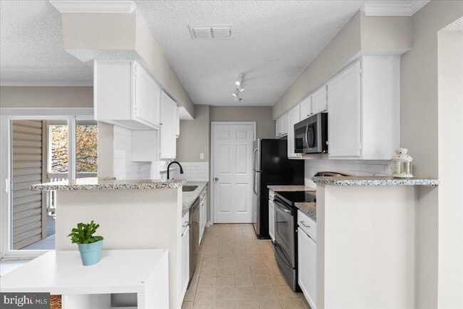 Building Photo - 1524 Lincoln Way