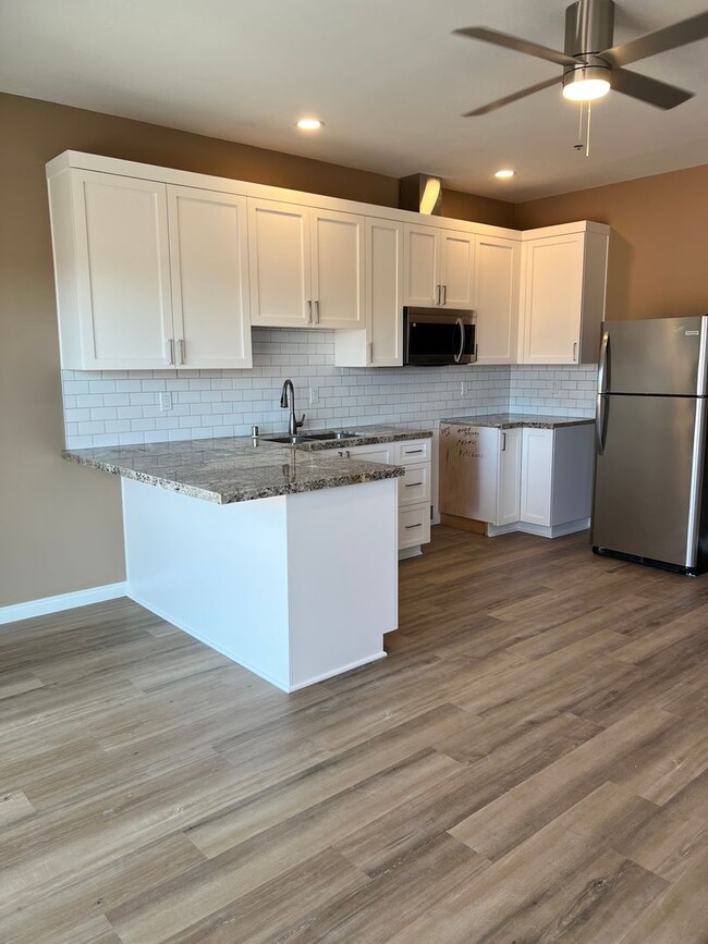 Building Photo - 4709-11 Soria Dr