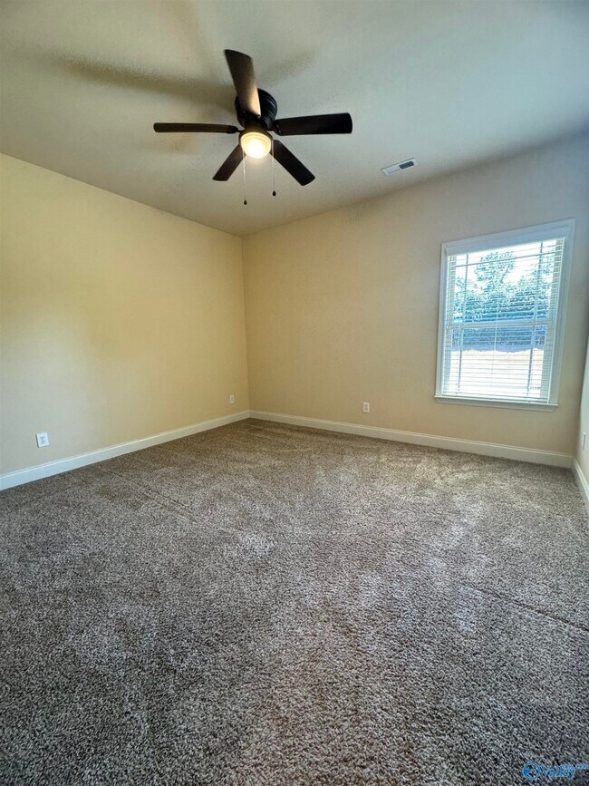 Building Photo - 475 E Mossyleaf Dr SW