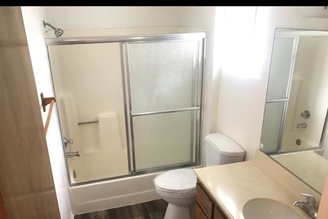 Building Photo - 13707 Cerise Ave