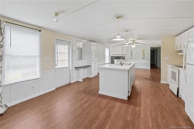 Building Photo - 2416 Bonito Dr