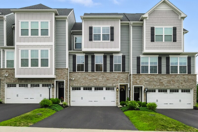 Primary Photo - 103 Spruce Ln