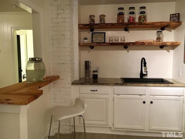 Building Photo - Updated single-family home in downtown Raleigh