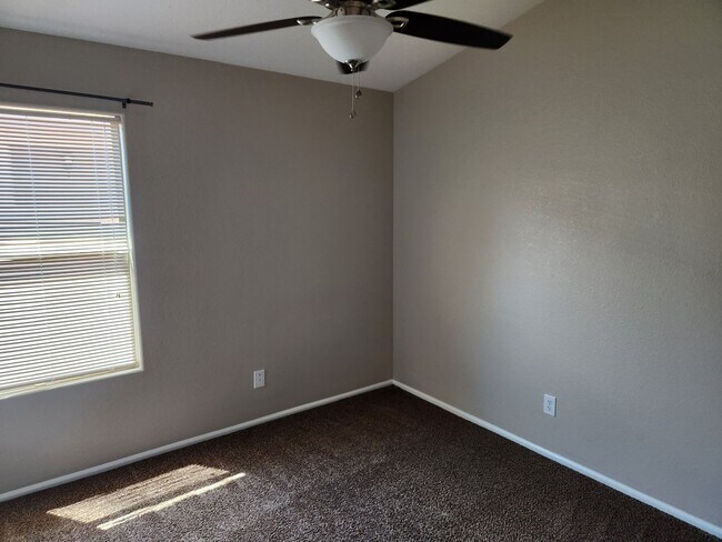 Building Photo - Norterra 4 bed/2 bath Rental Home Available!