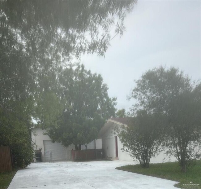 Building Photo - 22 Jackson Ave W