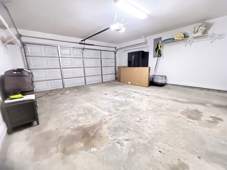 Building Photo - 302 Cherokee Rose Ln