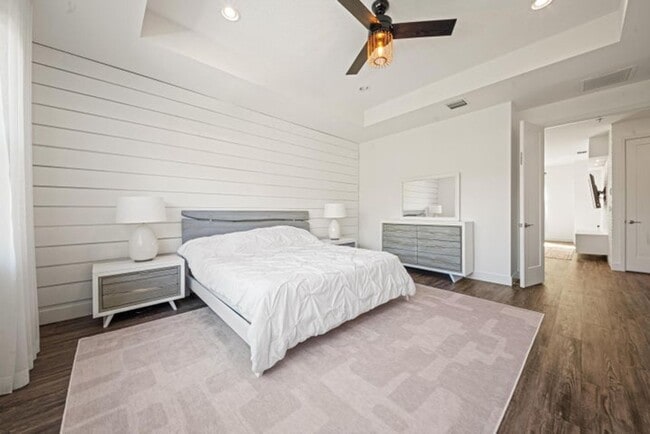 Building Photo - 9841 Salty Bay Dr