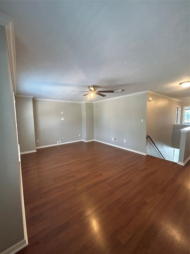 Building Photo - 5415 W Harrow Dr