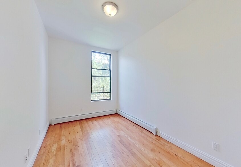2nd bdrm - 447 Evergreen Ave