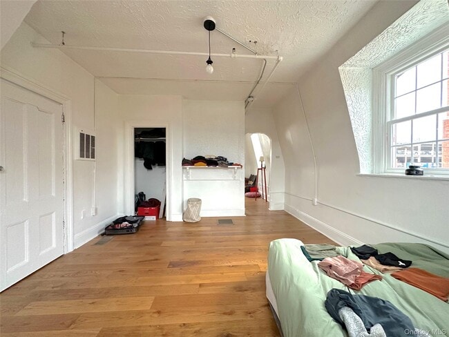 Building Photo - 56 Dubois St