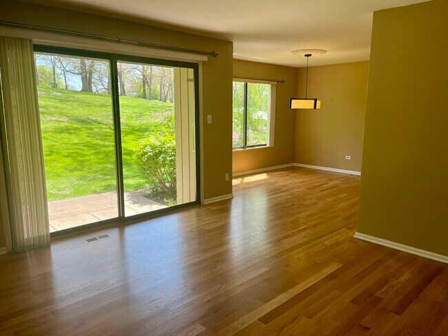 Building Photo - 275 Hickory Ln