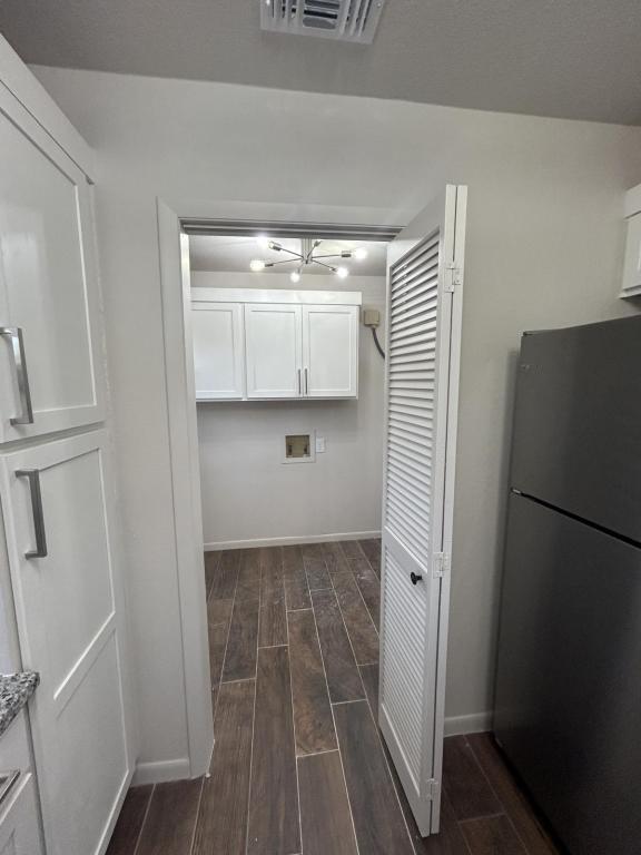 Building Photo - 3105 Vista Ln