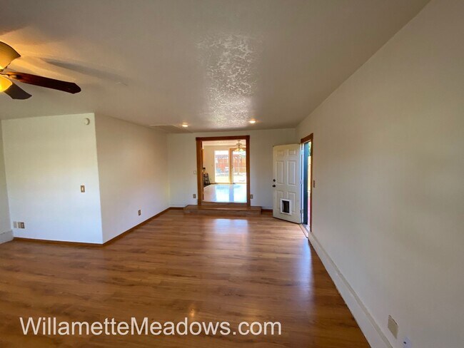 Building Photo - Beautiful 3 Bedrooms, 2 Bathrooms, In Aumsville