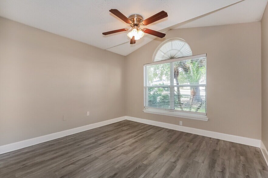 Building Photo - 807 Rocky Mountain Ct