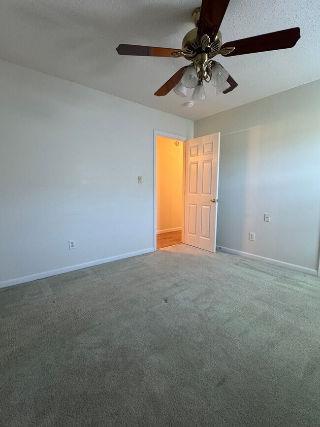 Building Photo - Not to be Missed on Heritage Square!