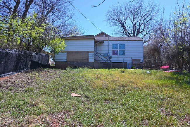 Building Photo - Charming 3 Bed 1 Bath in Hospital District