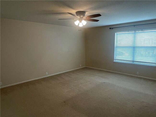 Building Photo - 456 Camelia Pkwy