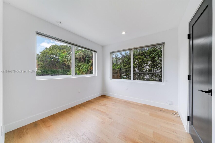 Building Photo - 4301 NW 6th Ave