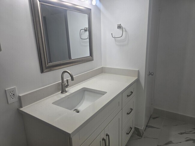 Building Photo - 3030 NW 43 Terrace