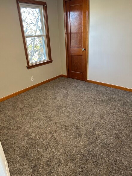 Bedroom - 35 Willow St