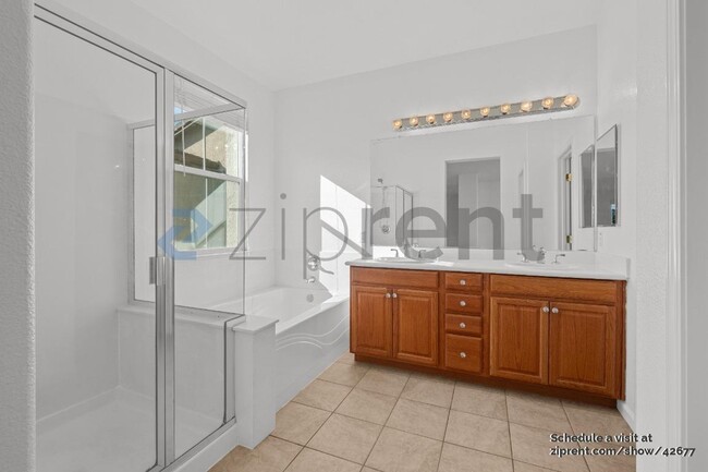 Building Photo - 554 Blue Cypress Way