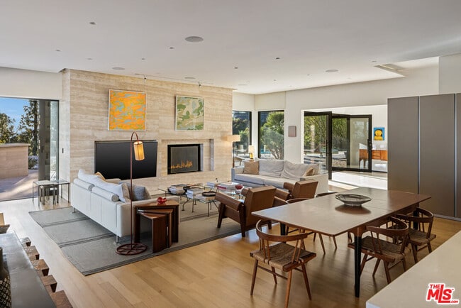 Building Photo - 1120 El Retiro Way