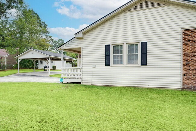 Building Photo - 2508 Canal Dr NW