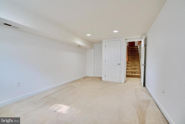 Building Photo - 1546 S Hanover St