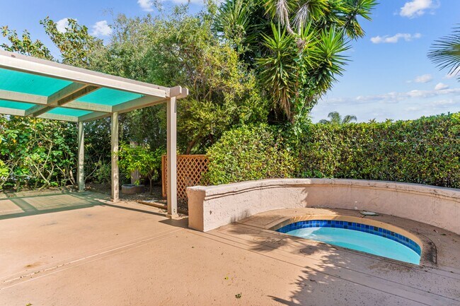 Building Photo - 1539 Mallorca Dr