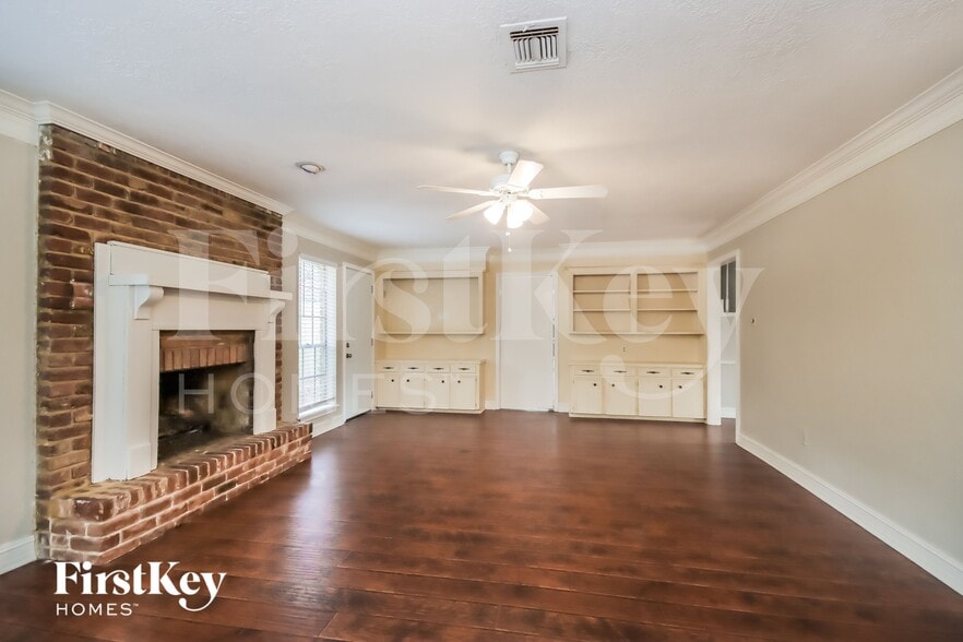 Building Photo - 461 Stephen F Austin Dr