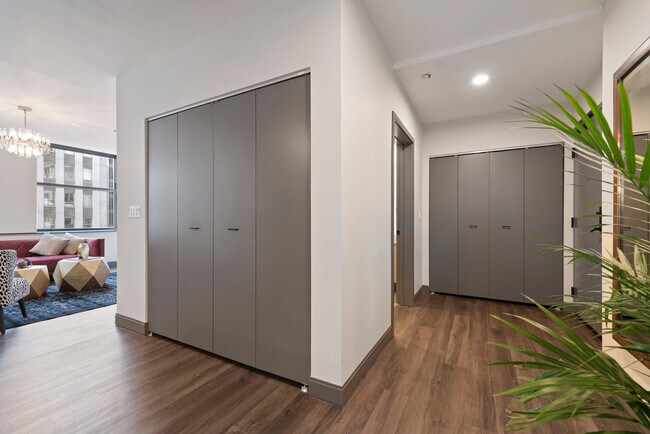 Building Photo - 29 S LaSalle St