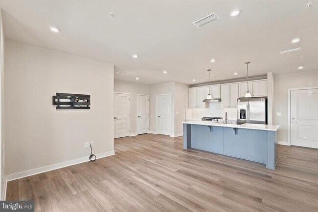 Building Photo - 4399 Peach Lily Ln