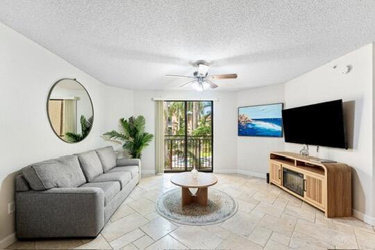 Building Photo - 720 S Sapodilla Ave